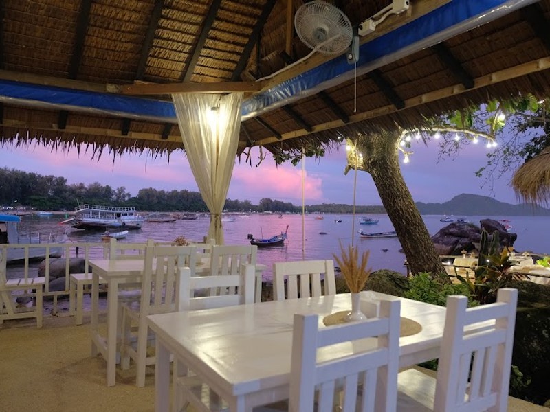 Coming home cafe & seascape คัมมิ่ง โฮม