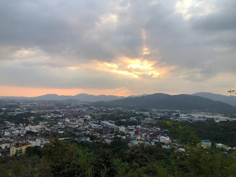 สวนสาธารณะและสวนสุขภาพเขารัง